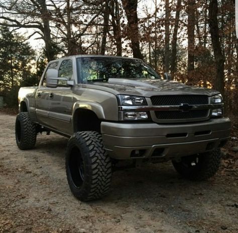 Chevy silverado Cateye Chevy, Chevy Duramax, Truck Girl, Chevy Diesel Trucks, Silverado Truck, Trucks Lifted Diesel, Trucks Chevy, Dually Trucks, Dream Trucks