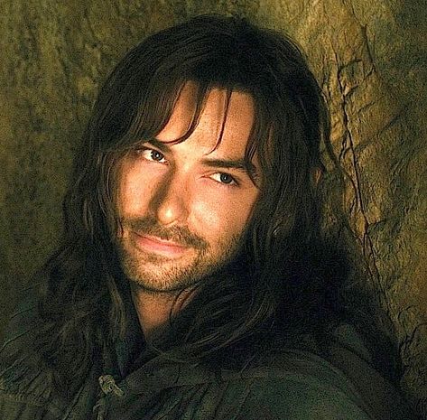 Long Hair And Beard, Aidan Turner Kili, Kili Hobbit, Kili And Tauriel, Fili And Kili, Aiden Turner, The Hobbit Movies, Ross Poldark, Into The West