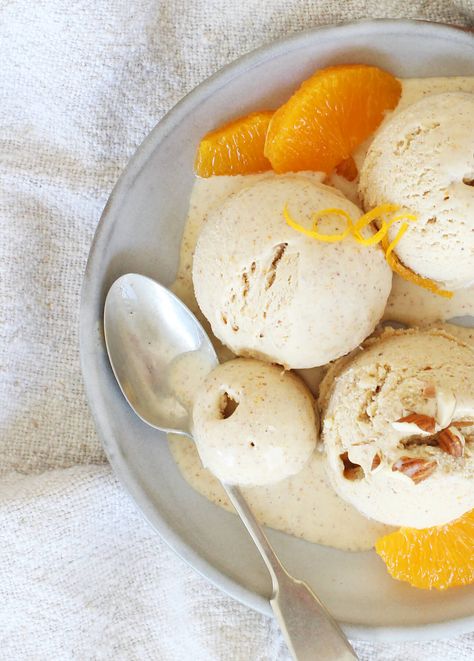 Mandola e Arancia Gelato (Almond and Orange Gelato) Lactose Free Heavy Cream, Orange Gelato, Homemade Gelato, Vegan Gelato, How To Make Gelato, Gelato Flavors, Pistachio Gelato, Italian Ice Cream, Gelato Recipe