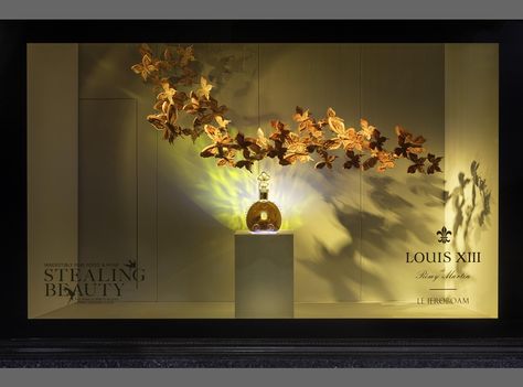 Harrods Food Halls takeover revealed Luxury Window Display, Don Perignon, Jewelry Shop Display, Fall Windows, Jewelry Store Design, Store Window Displays, Visual Merchandising Displays, Window Display Design, Autumn Display