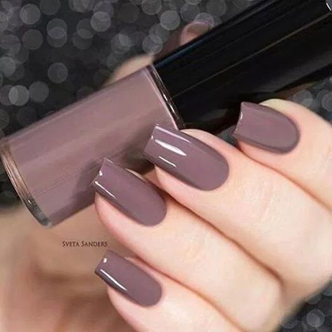 Best Neutral Nail Polish Colors Neutral Nail Polish Colors, Nail Paint Shades, Bentuk Alis, Makeup Morphe, Manicure Gel, Easy Nails, Nail Colours, Anarkali Kurta, Trendy Nail