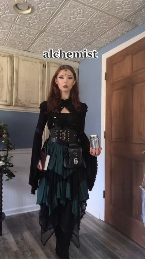 Ren Faire Outfits, Ren Faire Costume, Pirate Outfit, Fair Outfits, Pirate Fashion, Fest Outfits, Pirate Woman, Witch Outfit, Fantasias Halloween