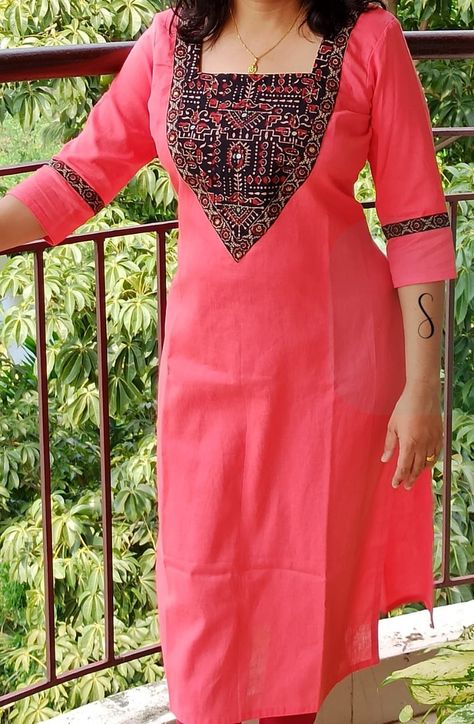 Churi Design, Churidar Neck, Salwar Neck Designs, Stylish Kurtis Design, Churidar Neck Designs, New Kurti Designs, Churidar Designs, Latest Model Blouse Designs, Simple Kurta Designs