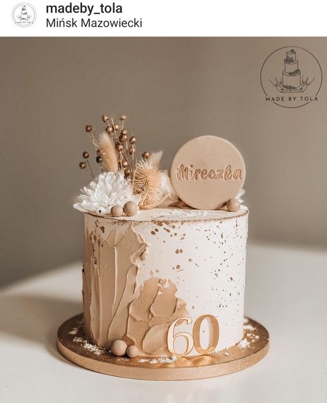 Neutral Aesthetic Birthday Cake, Bday Cake For Women Elegant, Beige And Gold Birthday Theme, Birthday Cake Ideas 60th, Beige Birthday Photoshoot, Brown Cake Design Birthday, Classy 30th Birthday Cake, Beige Cake Ideas, Brown And White Cake Design