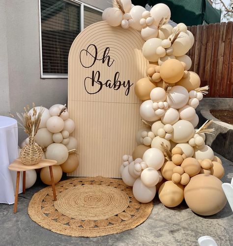 Neutral || Oh Baby || Gender Reveal🍂 - we love neutral colors, our favorites🤎 #decorationneutral #babyneutral #gederreveal #ohbaby #ohbabydecorations #sempertexballoons #baby #babydecoration #decorationballoon #balloonsneutral #balloondusk #sempertexdusk #neutraldecor #neutralstyle #neutralbaby #neutralcolors #asteric Neutrals Gender Reveal, Neutral Color Gender Reveal Ideas, Gender Neutral Balloon Arch, Brown And White Gender Reveal, Gender Reveal Neutral Theme Decorations, Gender Reveal Ideas Nude Colors, Neutral Baby Gender Reveal Ideas, Baby Shower Ideas Minimalist, Gender Reveal Neutral Colors