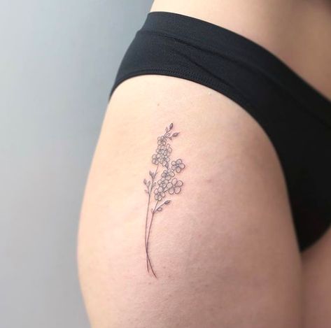 Side Thigh Tattoos Women, Small Thigh Tattoos, Side Hip Tattoos, Upper Thigh Tattoos, Circular Tattoo, Lavender Sprigs, Side Thigh Tattoos, Cute Thigh Tattoos, Thigh Tat