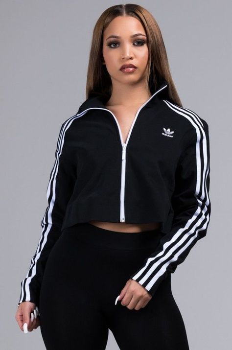 Front View Adidas Cropped Zip Up Track Top in Black Adidas Crop Top Outfit, Hoodie Crop Top Outfit, Crop Top Hoodie Outfit, Adidas Hoodie Outfit, Adidas Jacket Outfit, Cropped Hoodie Outfit, Adidas Jacket Women, Adidas Outfit Women, Adidas Crop Top