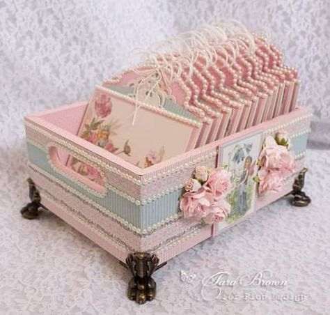 Altered Box, Victorian Crafts, Paper Crafting Ideas, Vintage Papers, Decoupage Box, Shabby Chic Crafts, Altered Boxes, Vintage Fairies, Shabby Chic Diy