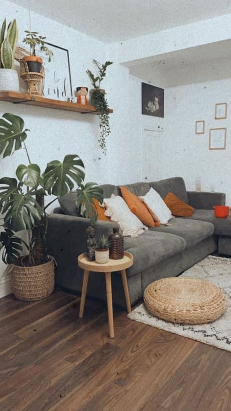 Grey Wall Boho Living Room, Living Room Boho Grey Couch, Cozy Earthy Living Room Grey Couch, Gray Couch Apartment Living Room, Boho With Grey Couch, Earthy Living Room Gray Couch, Grey Couch Cozy Living Room, Living Room Inspo Dark Grey Couch, Boho Living Room Dark Grey Couch