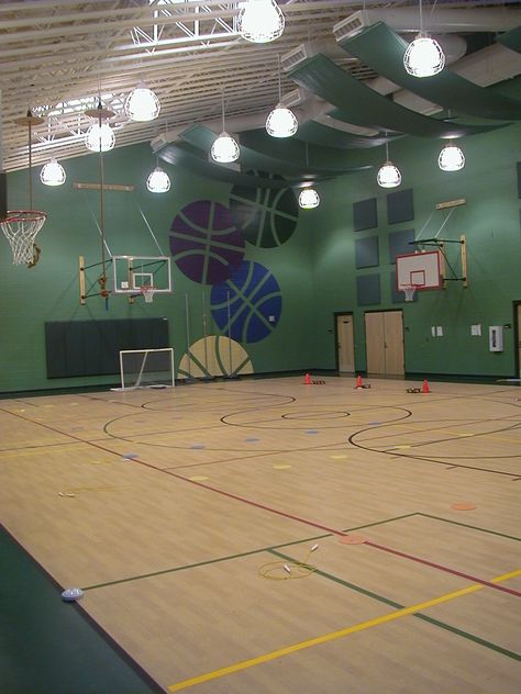 A colorful gymnasium at Tukwila Elementary School. Gymnasium Interior, Gymnasium School, Gymnasium Design, Classroom Architecture, Architecture Window, Educational Architecture, School Hallways, Colour Architecture, Elementary School Classroom