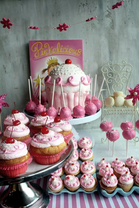 Now this looks like our kind of party! Hello beautiful sugary sweet pink treats ;) Pinkalicious Cupcakes, Pinkalicious Birthday Party, La Kitchen, Pinkalicious Party, Layered Cakes, Buffet Ideas, Party Sweets, Cake Craft, Festa Party