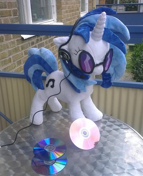 Dj Pon3, Pony Plush, Vinyl Scratch, My Little Pony Drawing, Mlp Pony, Pony Drawing, Hello Kitty Items, My Little Pony, Dj