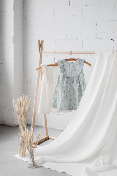 Khanh Co SS18 - The Flutter Dresses — Elza Photographie How To Photograph Clothes, Clothing Photography Ideas Fashion, Baby Clothes Photography Ideas, Clothes Photography Ideas, Photograph Clothing, Photoshoot Backdrops, Studio Photography Fashion, Fabric Photography, Studio Foto