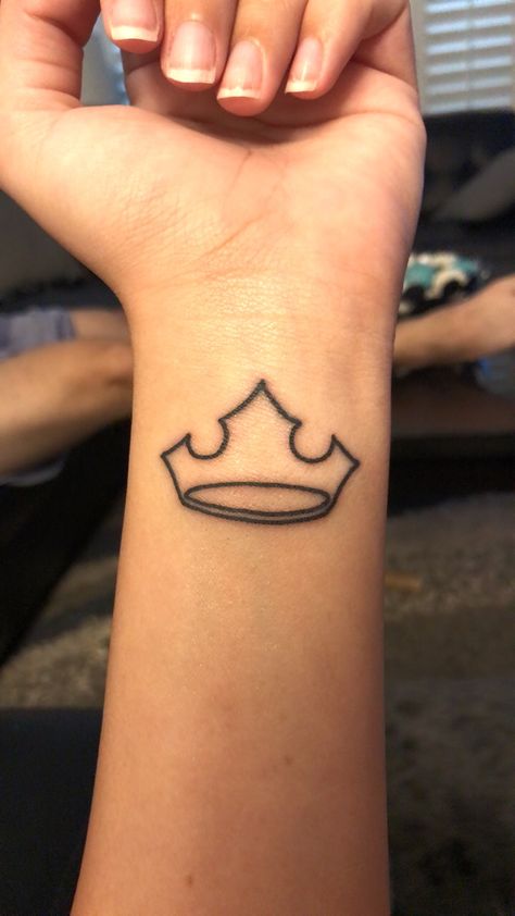 Aurora tattoo #sleepingbeauty #aurora #crown Sleeping Beauty Tattoo Ideas Small, Sleeping Beauty Crown Tattoo, Aurora Tattoo Sleeping Beauty, Aurora Crown Tattoo, Disney Crown Tattoo, Sleeping Beauty Tattoo Small, Sleeping Beauty Tattoos, Sleeping Beauty Tattoo Ideas, Sleeping Beauty Tattoo