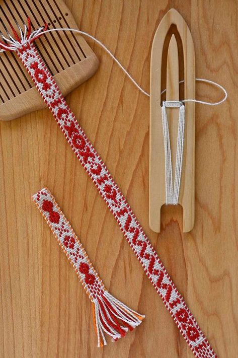 Narrow Pick-Up Bandweaving Patterns–Three Approaches – Norwegian Pick-Up Bandweaving Baltic Weaving, Inkle Weaving Patterns, Weaving Patterns Design, Band Weaving, Art Fil, Inkle Weaving, Inkle Loom, Heddle Loom, Heritage Crafts