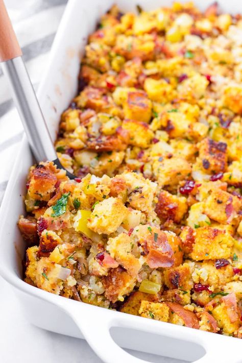 Easy Cornbread Stuffing! Cornbread stuffing is a favorite side dish for the holidays. This one is made with homemade cornbread, Italian bread, apples, bacon, and lots of other veggies. This cornbread stuffing comes out perfect! #cookingformysoul Easy Cornbread Stuffing, Best Cornbread Stuffing Recipe, Stuffing With Bacon, Stuffing Cornbread, Easy Cornbread, Cornbread Stuffing Recipes, Delicious Cornbread, Cornbread Stuffing, Cornbread Easy