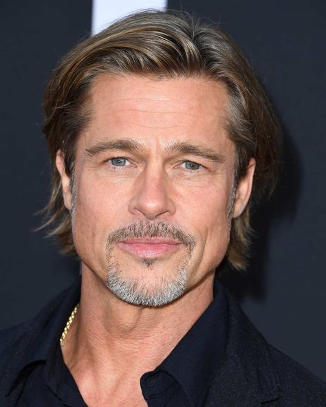 Brad Pitt Goatee, Brad Pitt Black And White, Brad Pitt 90s, Brad Pitt Birthday, Brad Pitt Hairstyles, Leonardo Dicaprio Brad Pitt, Brad Pitt Troy, Brad Pitt Haircut, Brad Pitt Style