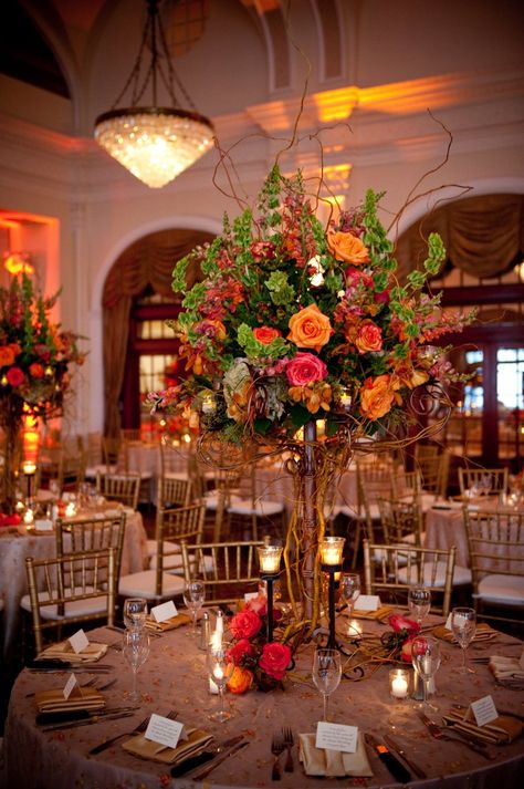 November Wedding Centerpieces, Beautiful Wedding Reception, Cheap Wedding Flowers, Tropical Wedding Flowers, Reception Centerpieces, Photos Originales, Fall Wedding Flowers, Venue Decor, Fall Wedding Decorations