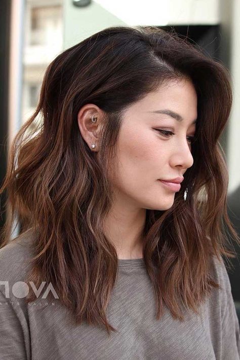 Length and Style. Side Parted Long Shag style not color #asianhairstyles #hairstyles #longhair Asian Hairstyles Women, Asian Hairstyles, Lazy Hairstyles, Messy Short Hair, Long Bob Hairstyles, 짧은 머리, Asian Hair, Side Part, Medium Hair Cuts