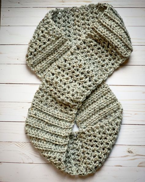 Infinity Crochet Scarf Pattern Free, Chunky Crochet Scarf Pattern Free, Crochet Scarf Chunky, Crochet Infinity Scarf Free Pattern, Yarn Business, Chunky Crochet Scarf, Crochet Infinity Scarf Pattern, Crochet Cowls, Crochet Scarfs