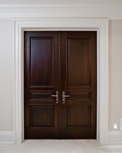 Stained Doors White Trim, Pintu Ganda, Wood Closet Doors, Brown Front Doors, Dark Wood Trim, Pintu Interior, Dark Doors, Residence Design, Solid Wood Interior Door