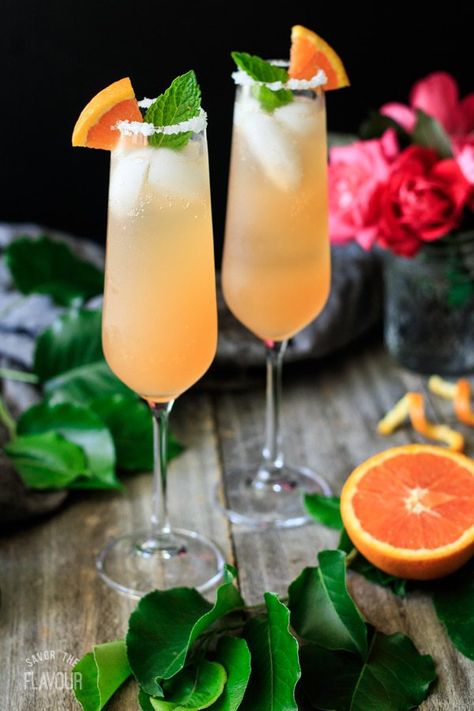 Sparkling Grapefruit and Ginger Fizz: de-stress with this refreshing, nonalcoholic drink made with ginger ale, ruby red grapefruit juice, and a simple ginger syrup. It’s perfect for a special dinner, baby shower, or ladies’ party! | www.savortheflavour.com #grapefruit #ginger #mocktail #nonalcoholic #recipe Bebida Gin, Alcoholic Shots, Ginger Mocktail, Christmas Drinks Nonalcoholic, Nonalcoholic Drink, Cocktails Vodka, Cocktail Vodka, Ginger Fizz, Cocktail Gin