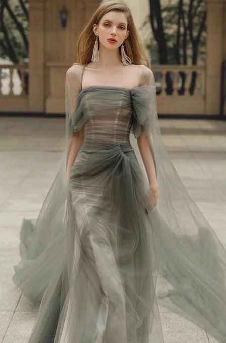 Ethereal Dress Aesthetic, Gaun Koktail, Ethereal Dress, Gowns Dresses Elegant, Pretty Prom Dresses, Dress Aesthetic, Hd Pictures, Looks Vintage, Cannes