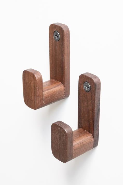 Wall Hangers For Clothes, Wooden Curtain Rods, Wooden Coat Hooks, Modern Wall Hooks, Diy Wood Wall, Diy Furniture Videos, Walnut Wall, Wood Hooks, Diy Clothes Rack