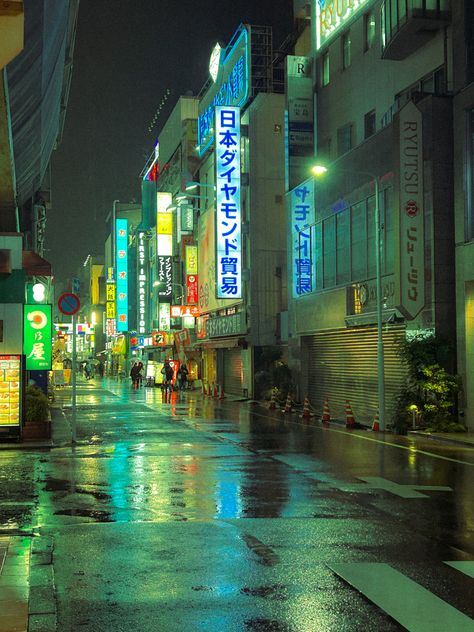 cyber tech japan blue green filter akihabara tokyo Gloomy Japan Aesthetic, China 80s Aesthetic, Japanese Underground Aesthetic, Japan Suburb Aesthetic, Tokyo Photography Aesthetic, 90 Japan Aesthetic, 2000s Japan Aesthetic, 80s Japan Aesthetic, Japan Night Aesthetic