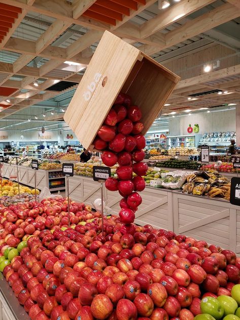 Apple Display, Vegetable Display, Fruit Stall, Fruit And Veg Shop, Deco Fruit, God Venkateswara Images Hd Wallpaper, Supermarket Display, Store Shelves Design, Produce Displays