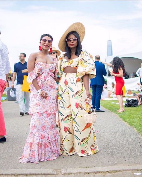 BLACKWOMENWHOSTYLE on Instagram: “The beautiful @shaq_will in @fenoel and the lovely @tiff_rolston in a floral ensemble at the @veuveclicquot ✨ Styling and profiling at its…” Floral Outfit Ideas Party, Kentucky Derby Fashion, Derby Attire, Derby Fashion, Polo Fashion, Derby Outfits, Tea Party Dress, Veuve Clicquot, Polo Classic