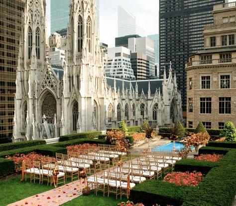 Rooftop Wedding Reception, Manhattan Wedding Venues, New York Rooftop, Chic Wedding Venues, Rooftop Wedding Venue, Large Wedding Venues, Ny Wedding Venues, City Wedding Venues, Nyc Wedding Venues