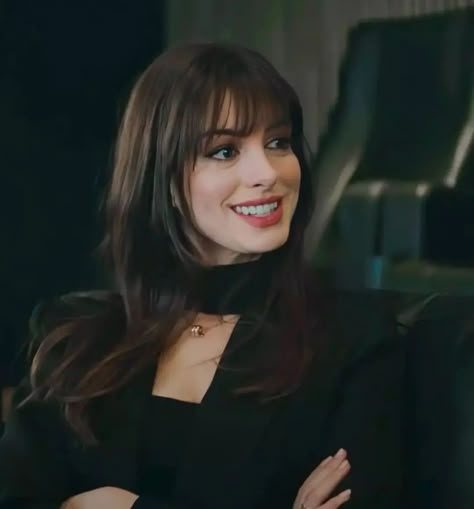 Anne Hathaway Bangs, Anne Hathaway Hair, Long Hair With Bangs, Anne Hathaway, Iconic Women, Aesthetic Hair, Hairstyles With Bangs, Hair Goals, Hair Looks