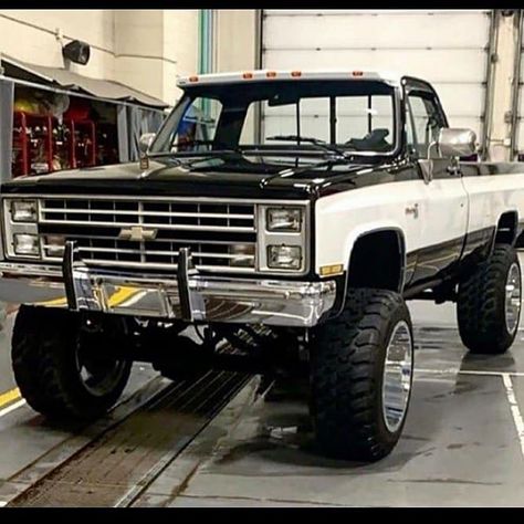 Truck Lift Kits, Jacked Up Truck, Obs Truck, Country Trucks, Chevy Diesel Trucks, Trucks Lifted Diesel, Classic Ford Trucks, Lifted Chevy Trucks, Old Pickup