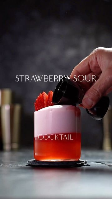 Strawberry Sour Cocktail, Mocktail With Egg White, Strawberry Syrup Cocktails, Egg White Cocktail, Lemon Cocktail Recipes, Aesthetic Cocktails, Sour Cocktails, Lemon Martini, Strawberry Cocktail