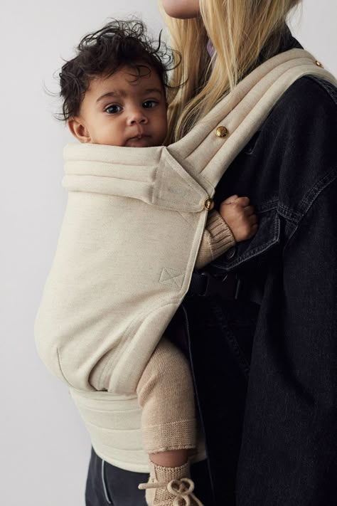 Spirit | Zeitgeist Baby Carrier | SHOP ARTIPOPPE Artipoppe Zeitgeist, Chinese Website, Cute Mixed Babies, Baby Gear Essentials, Mixed Babies, Baby Wraps, Baby Carrier, Baby Essentials, Baby Size