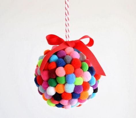 21 DIY Styrofoam Ball Christmas Ornaments - The Bright Ideas Blog Christmas Baubles To Make, Styrofoam Ball Crafts, Diy Christmas Baubles, Homemade Christmas Ornaments Diy, Diy Christmas Ornaments Easy, Ornament Craft, Navidad Diy, Easy Christmas Diy, Kids Ornaments