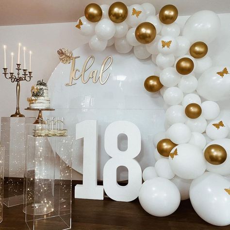 18th Party Themes, 18th Birthday Party Ideas, 18th Party Ideas, 18th Birthday Party Themes, Theme White, 18th Birthday Decorations, 21st Bday Ideas, Birthday Lights, 21st Birthday Decorations