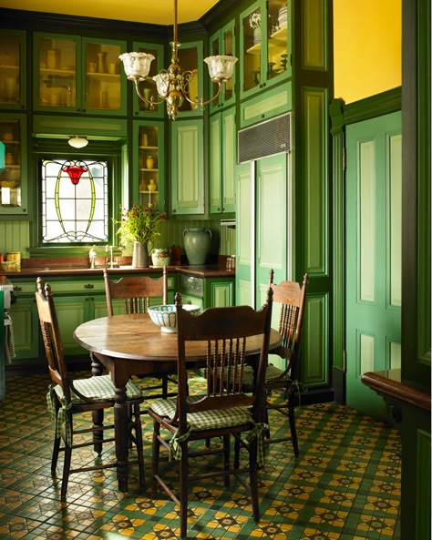 The Victorian Era Color Collection - Design Trends Victorian Colors, Green Dining Room, Victorian Interior, Victorian Interiors, Victorian Kitchen, Green Walls, Best Paint Colors, Victorian Decor, Pretty House