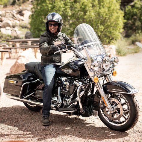 Here are some of the best cruiser helmets for Harley-Davidson Riders with Bluetooth, Intercom, GPS navigation, noise cancellation, Phone call, Music, Radio based on user reviews Cruiser Motorcycle Helmet, Harley Davidson Helmets, Motorcycle Safety, Cruiser Motorcycle, Full Face Helmets, Music Radio, Wireless Headset, Phone Call, Gps Navigation