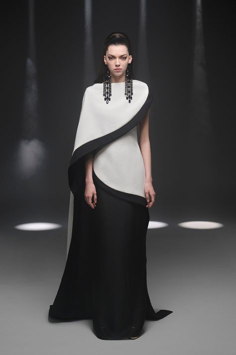 Antonio Grimaldi Fall 2024 Couture Collection Antonio Grimaldi, Elegant Dresses Classy, فستان سهرة, Couture Details, Black And White Dress, Gala Dresses, Abayas Fashion, Glam Dresses, Fashion Design Clothes