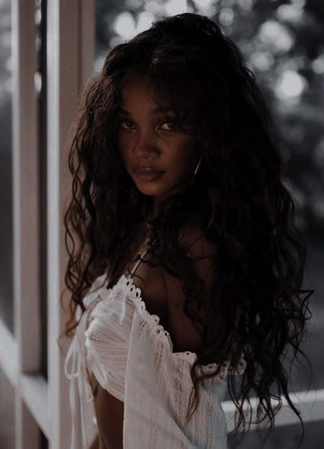 Spanish Female Models, Feyre Faceclaim, Black Hair Brown Girl, Black Character Aesthetic, Female Character Inspiration Black, Vintage Black Glamour Aesthetic, Mexican Face Claim Female, Black Female Character Inspiration, Black Woman Face Claim