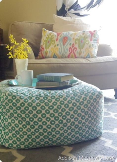 DIY Pouf ~ Make an oversized floor pouf inspired by West Elm using three yards of fabric and bean bag filling. It's super easy! Ottoman Ideas, Diy Pouf, Diy Ottoman, Diy Hanging Shelves, Floor Pouf, Cheap Rugs, Diy Flooring, Pouf Ottoman, Décor Diy