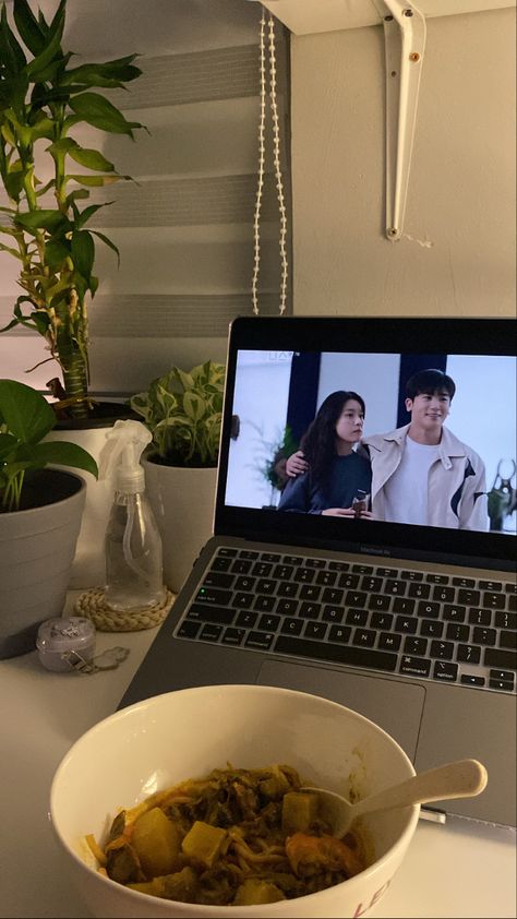 Watching Drama Aesthetic, Kdrama Aesthetics Laptop, Watching Kdrama Aesthetic, Watching Drama On Laptop, Couples Eyes Contact, Watching Kdrama, Insta Bio, Hugging Couple, Cool Instagram