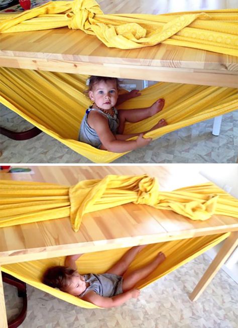 Make A Table Hammock With A Bedsheet For Your Kids Uppfostra Barn, Baby Play Activities, Baby Life Hacks, Diy Bebe, Kid Hacks, Cool Baby, Baby Diy, Toddler Learning Activities, Toddler Fun