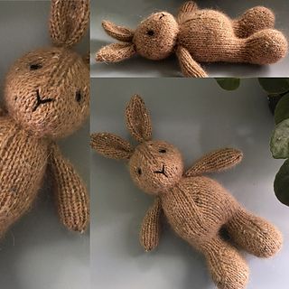 Rabbit Knitting Pattern, Knitted Bunnies, Bunny Knitting Pattern, Diy Tricot, Adorable Bunnies, Miniature Knitting, Little Cotton Rabbits, Animal Knitting Patterns, Knitting Machine Patterns