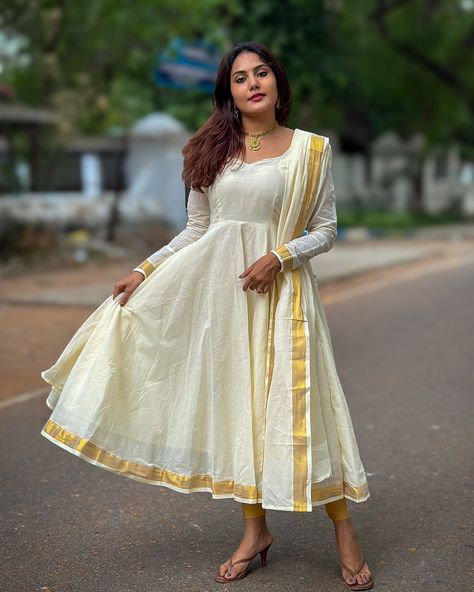 PARVATHI 🌸 || ONAM COLLECTION || CODE:LK281 Look stunning in our traditional cream and golden Onam cotton Anarkali❤️ NOTE: PANT IS NOT INCLUDED . Anarkali length: 47 inches. (Additional charges applicable for full length customisation ) #labelkamra #onlineshopping #shoponline #lehenga #cottondress #dress #dresses #longdress #traditionalwear #frock #labelkamra #ethnicwear #ethnicwearonline #madeinindia #ethnicfashion #traditionaldress #weddingcollection #nursingfriendlydress #narayanpet #... Onam Special Dress, Onam Special, डिजाइनर कपड़े, Diwali Dresses, Nursing Friendly Dress, Alaska Fashion, Black Lehenga, Cotton Anarkali, Simple Frocks