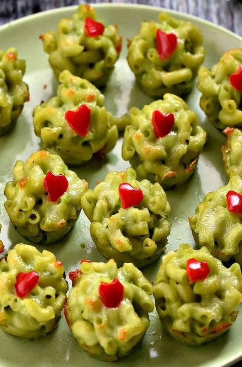 The holiday season is upon us, and what better way to get into the Christmas spirit than by indulging in some Grinch Snack Ideas and Grinch-themed snacks? Grinch Side Dishes, Grinch Themed Main Dishes, Red And Green Christmas Food, Grinch Dinner Food, Green Christmas Snacks, Grinch Potluck Ideas, The Grinch Party Food, Grinch Pretzel Rods, Grinch Foods Ideas