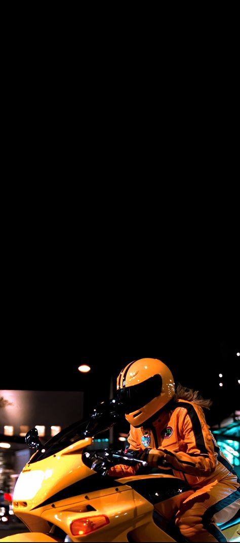 Kill Bill Scenes, Kill Bill Iphone Wallpaper, Horror Films Aesthetic Wallpaper, Cool Movie Wallpapers, Kill Bill Black And White, Film Stills Wallpaper, Kill Bill Motorcycle, Kill Bill Aesthetic Wallpaper, Quentin Tarantino Wallpaper