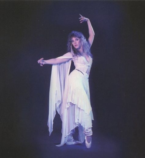 Stevie’s Hidden Talent: 16 Rare Vintage Photographs of Stevie Nicks Doing Ballet ~ vintage everyday Stevie Nicks Costume, Stevie Nicks Bella Donna, Godmother Dress, Buckingham Nicks, Stevie Nicks Style, Stephanie Lynn, Ancient Queen, Stevie Nicks Fleetwood Mac, Witchy Woman